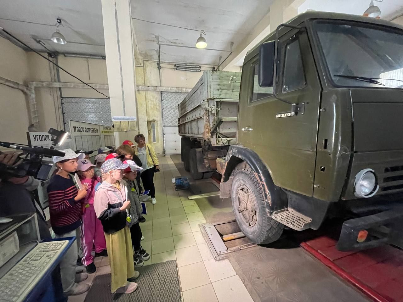 Для детей из Среднекамышлинской школы организовали экскурсию в Госавтоинспекцию