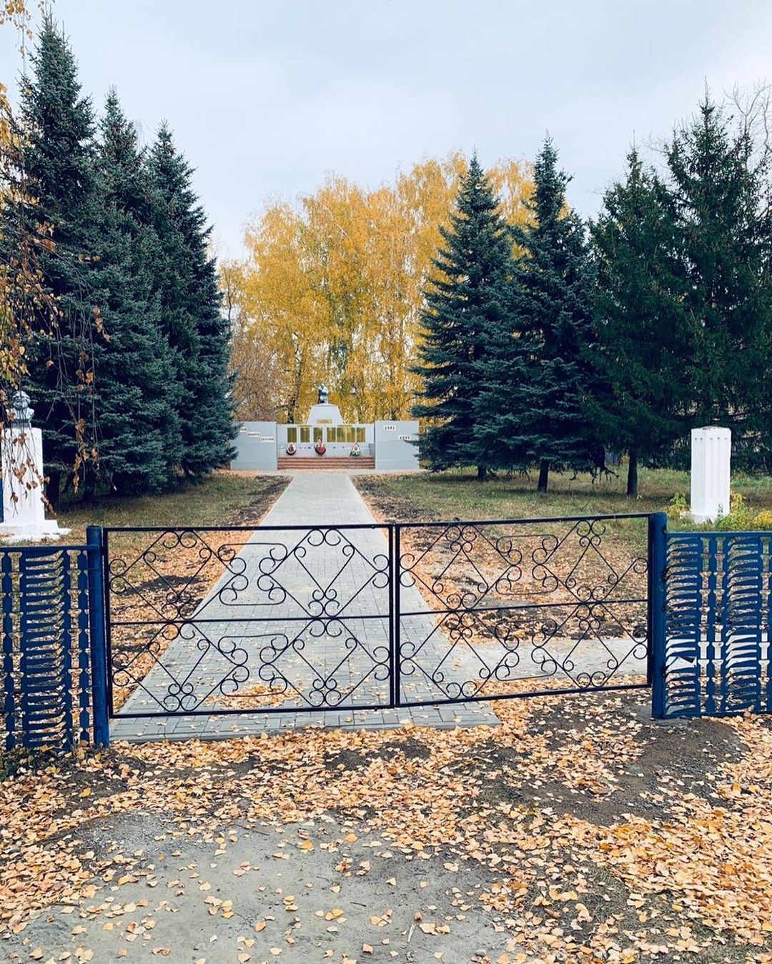 Село Тюрнясево расположено в 25 км к северо-западу от города Нурлат на берегу реки Большая Сульча.
