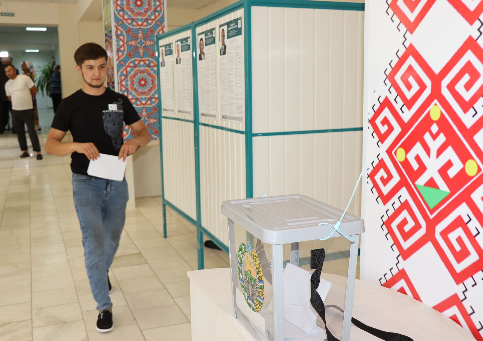 В Нурлате прошли досрочные выборы Президента Узбекистана