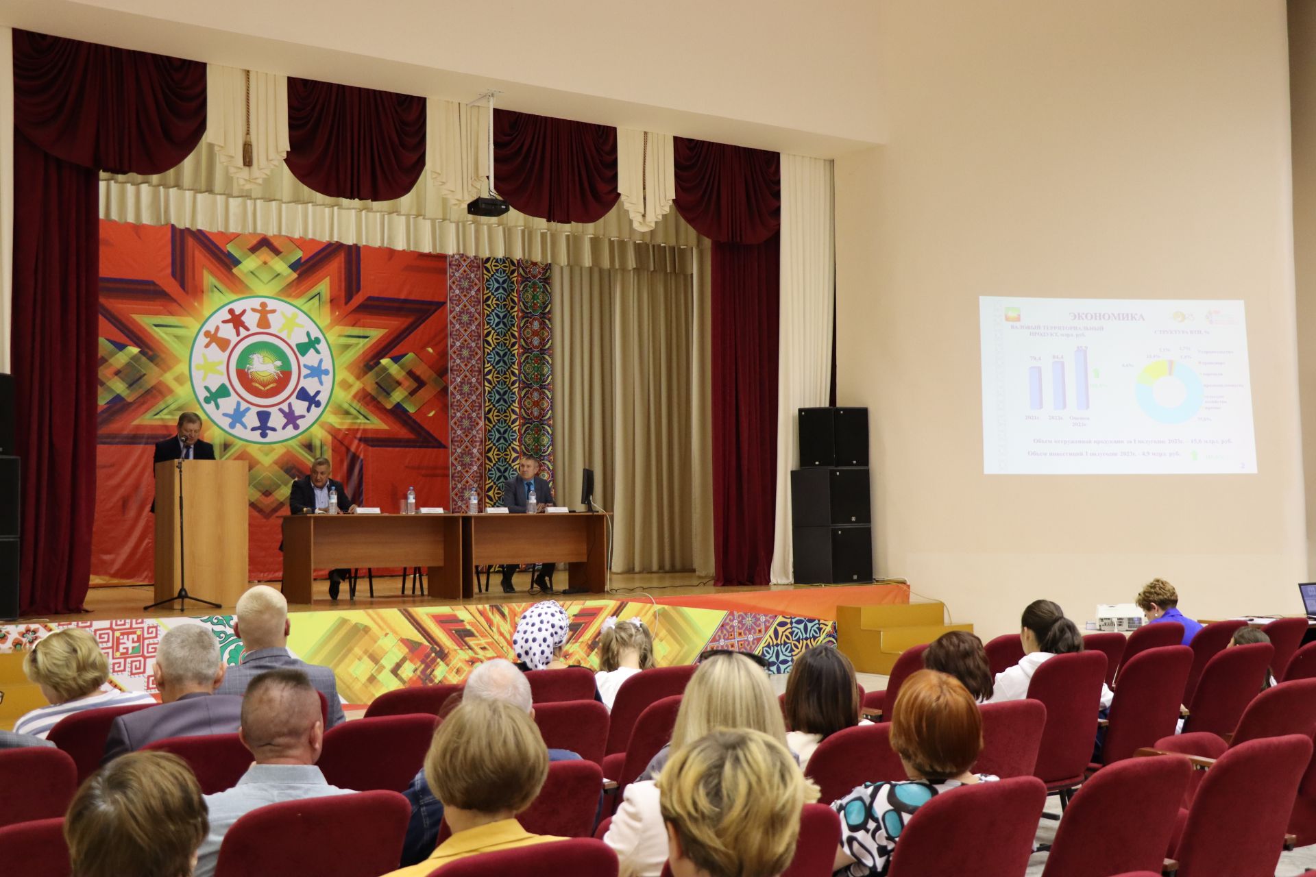 В Нурлате жители мкр. сахароваров обсудили актуальные вопросы с руководством района