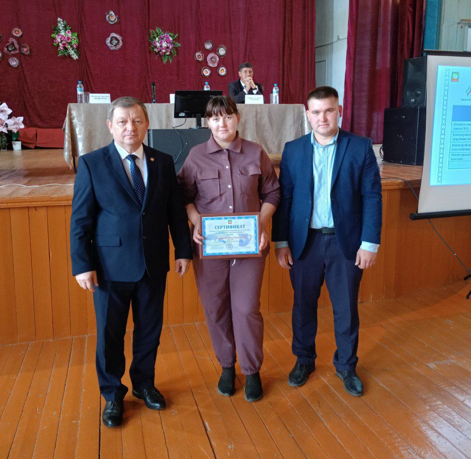 Дамир Ишкинеев встретился с жителями Биляр - Озерского сельского поселения