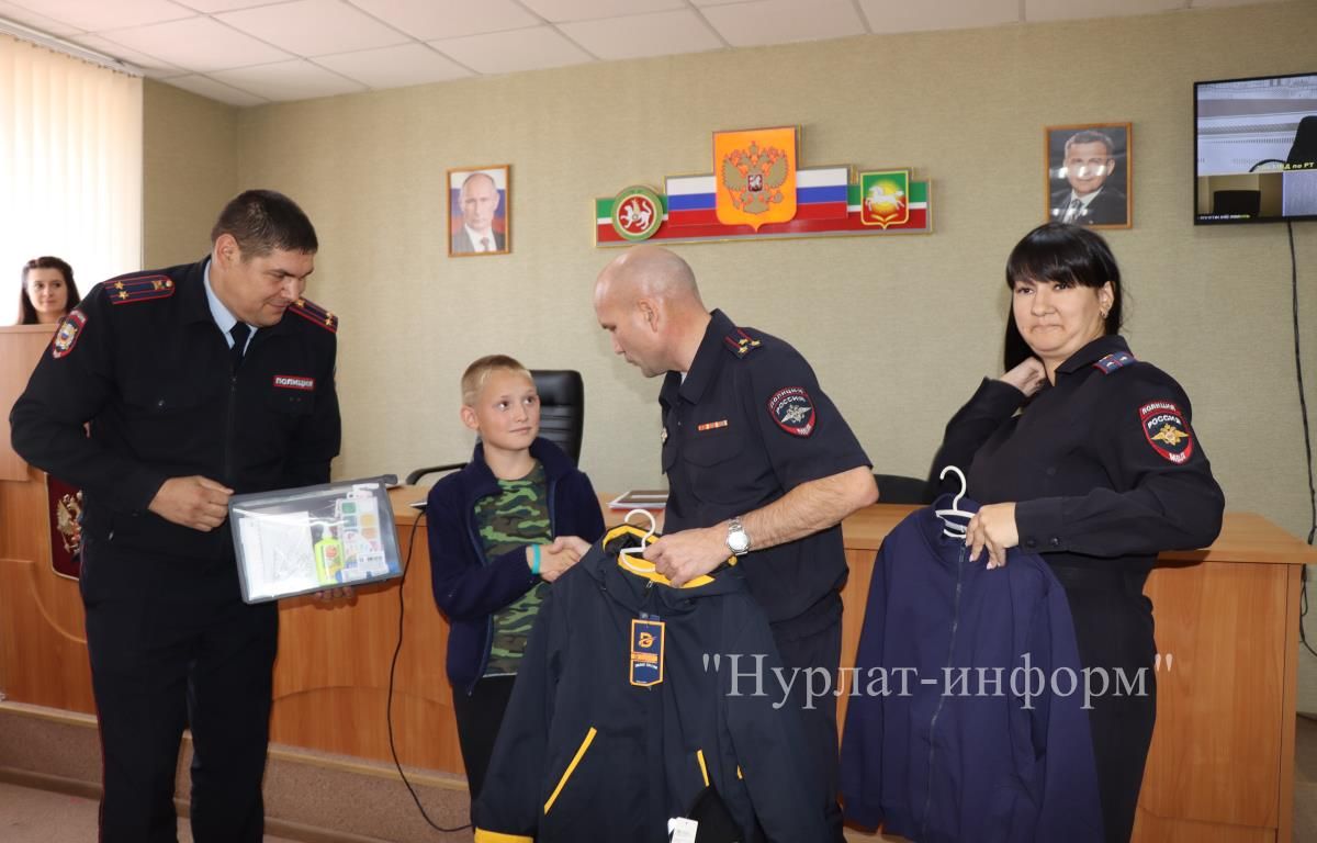 Сотрудники Нурлатского отдела полиции присоединились к акции «Помоги собраться в школу!»
