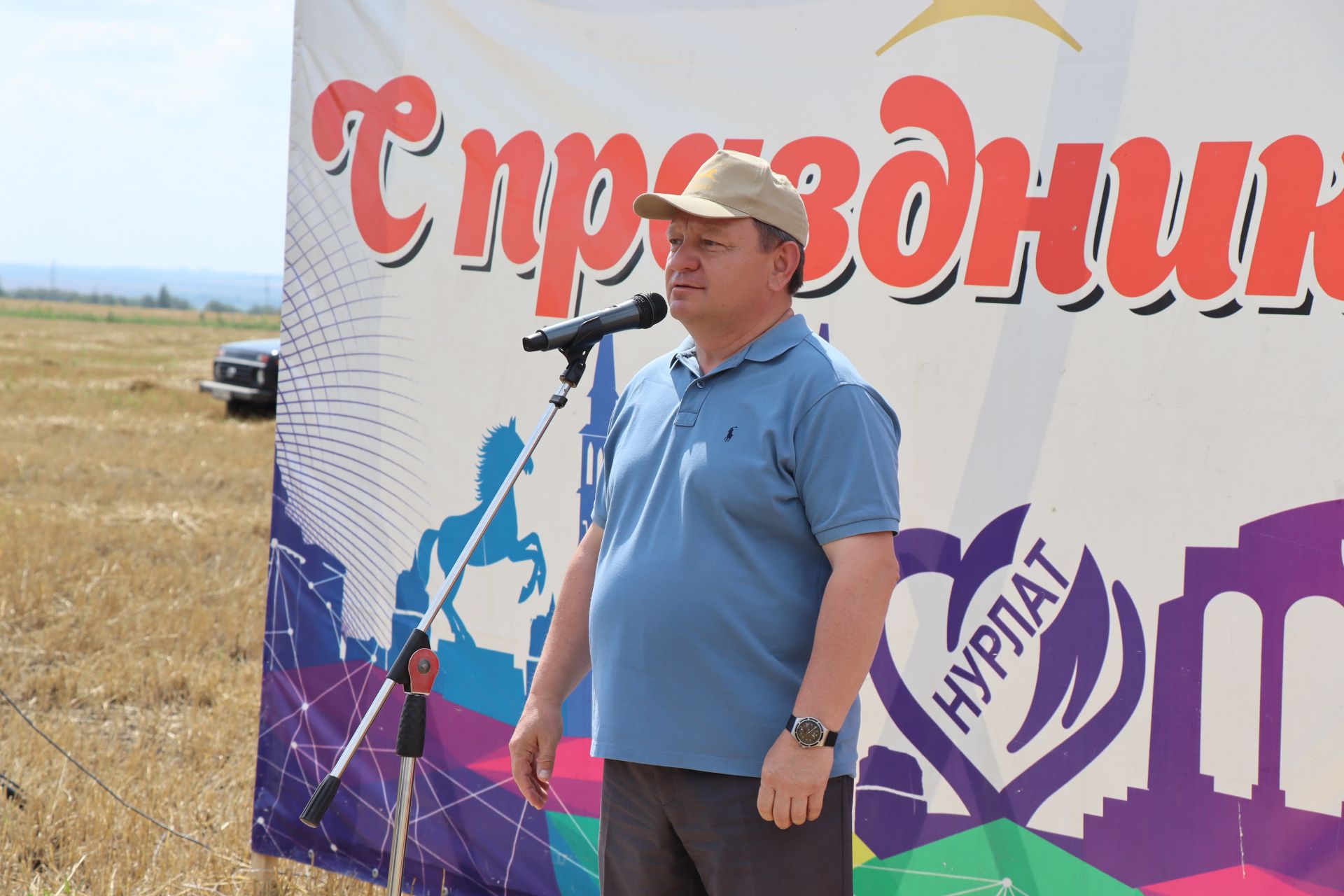 В Нурлатском районе Дамир Ишкинеев наградил передовых комбайнеров агрофирмы «Южная»