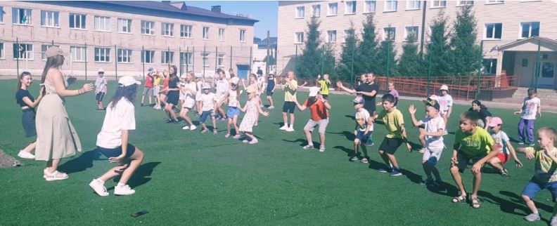 Для детей пришкольного лагеря «Солнышко» провели мероприятие в библиотеке