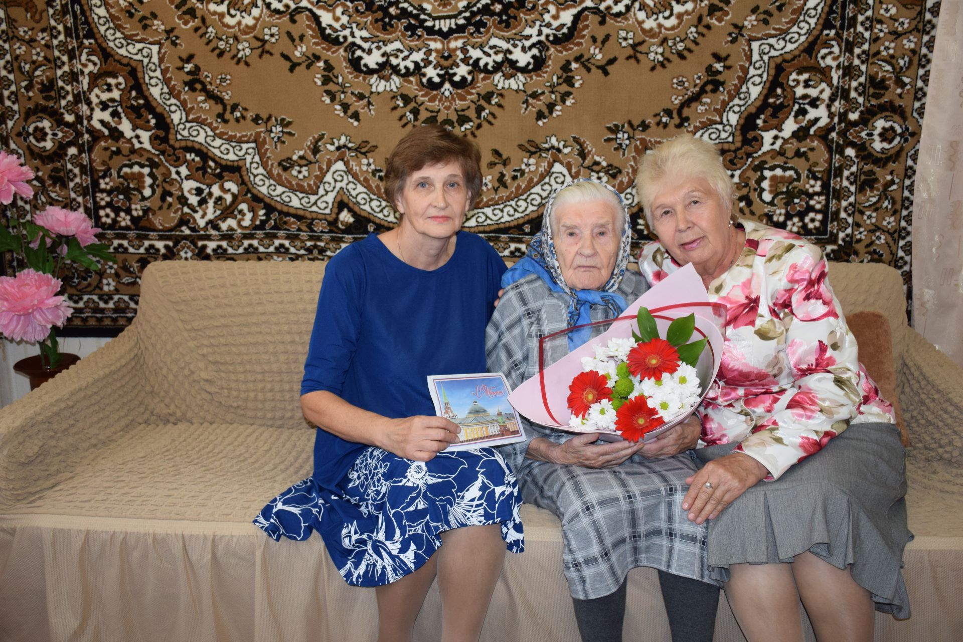 Труженица тыла из Нурлата отмечает 95-летний юбилей