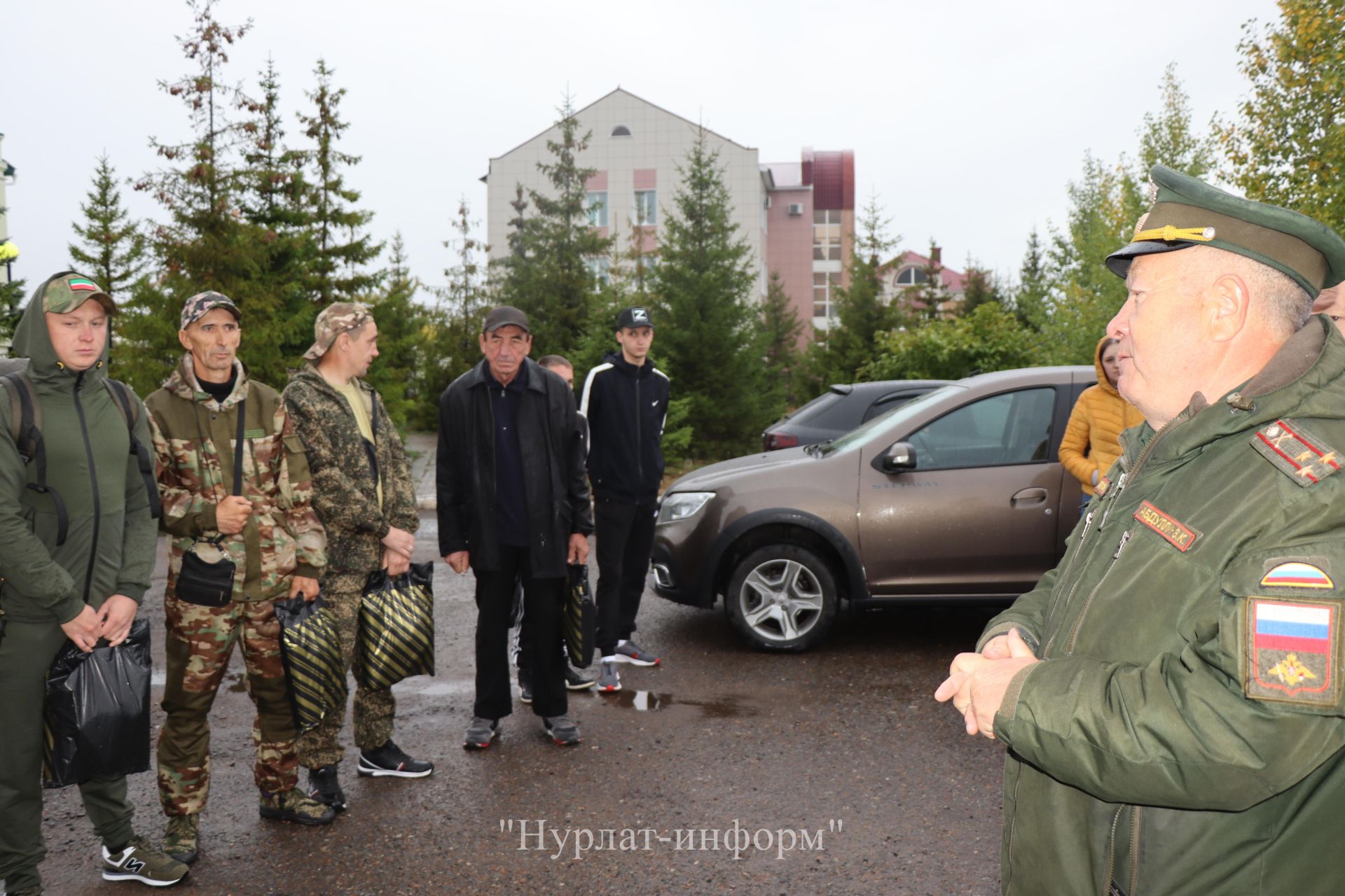 В Нурлате проводили на службу очередную группу контрактников