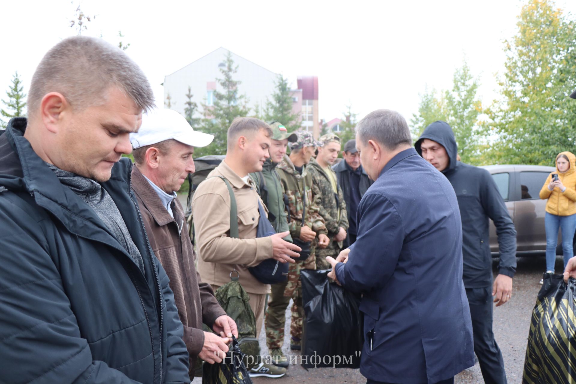 В Нурлате проводили на службу очередную группу контрактников