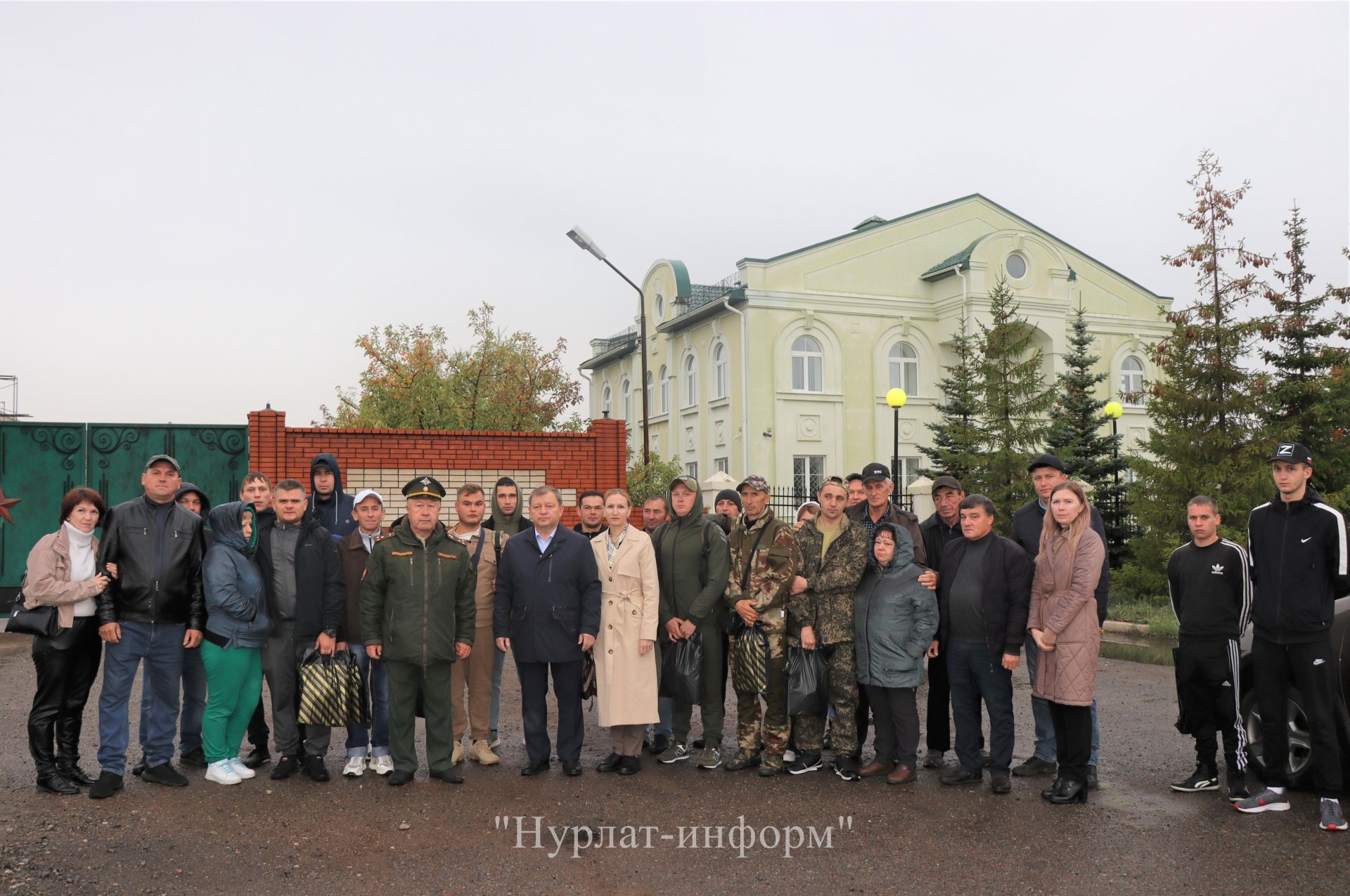 В Нурлате проводили на службу очередную группу контрактников