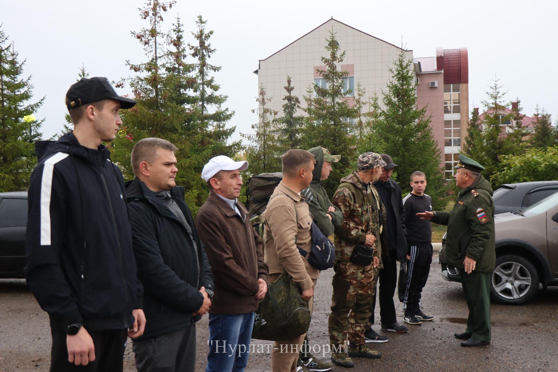 В Нурлате проводили на службу очередную группу контрактников