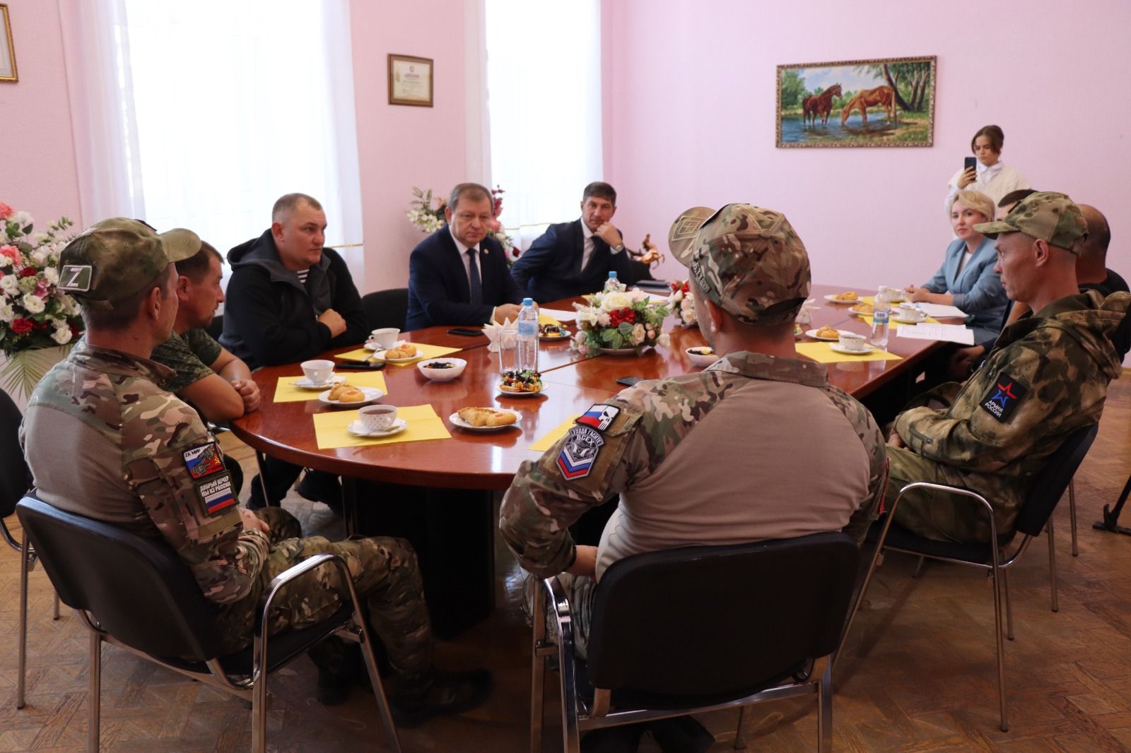 Дамир Ишкинеев встретился с мобилизованными, прибывшими в отпуск