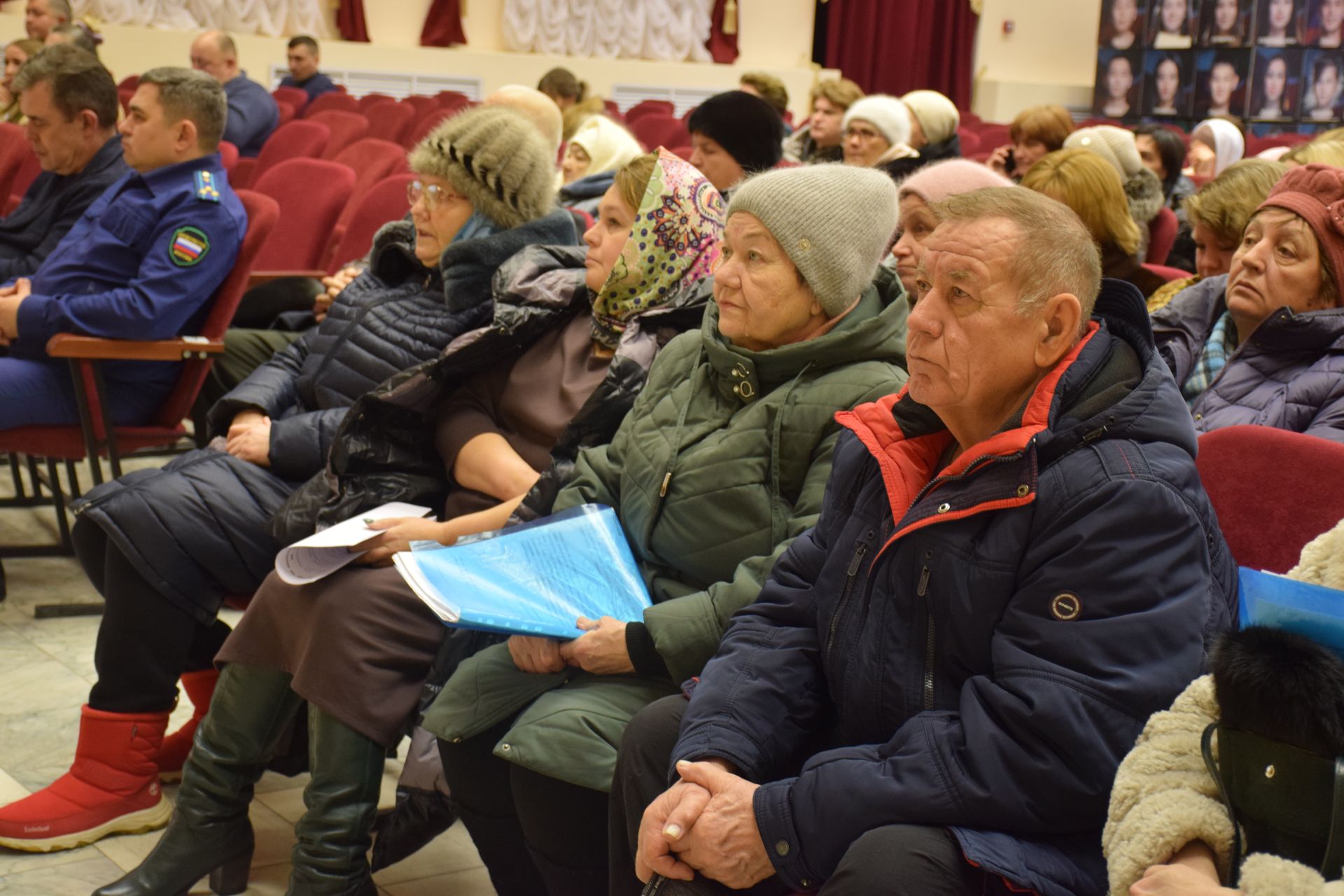 Жители микрорайона сахароваров обсуждали проблемные вопросы на сходе граждан