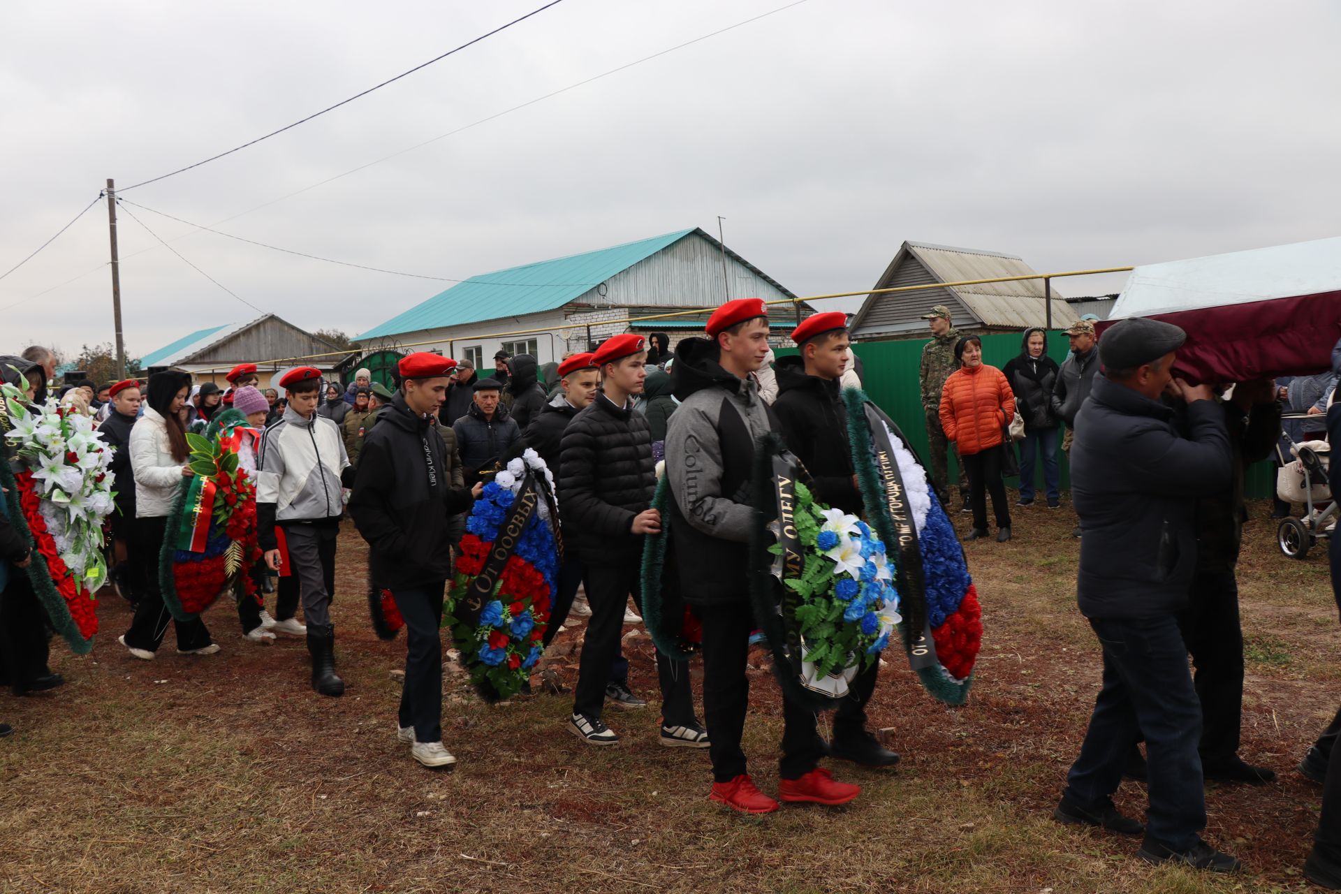 В селе Мамыково простились с героем специальной военной операции Морозовым Олегом Владимировичем