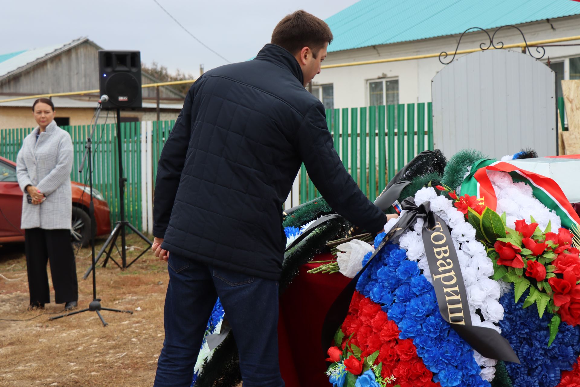 В селе Мамыково простились с героем специальной военной операции Морозовым Олегом Владимировичем