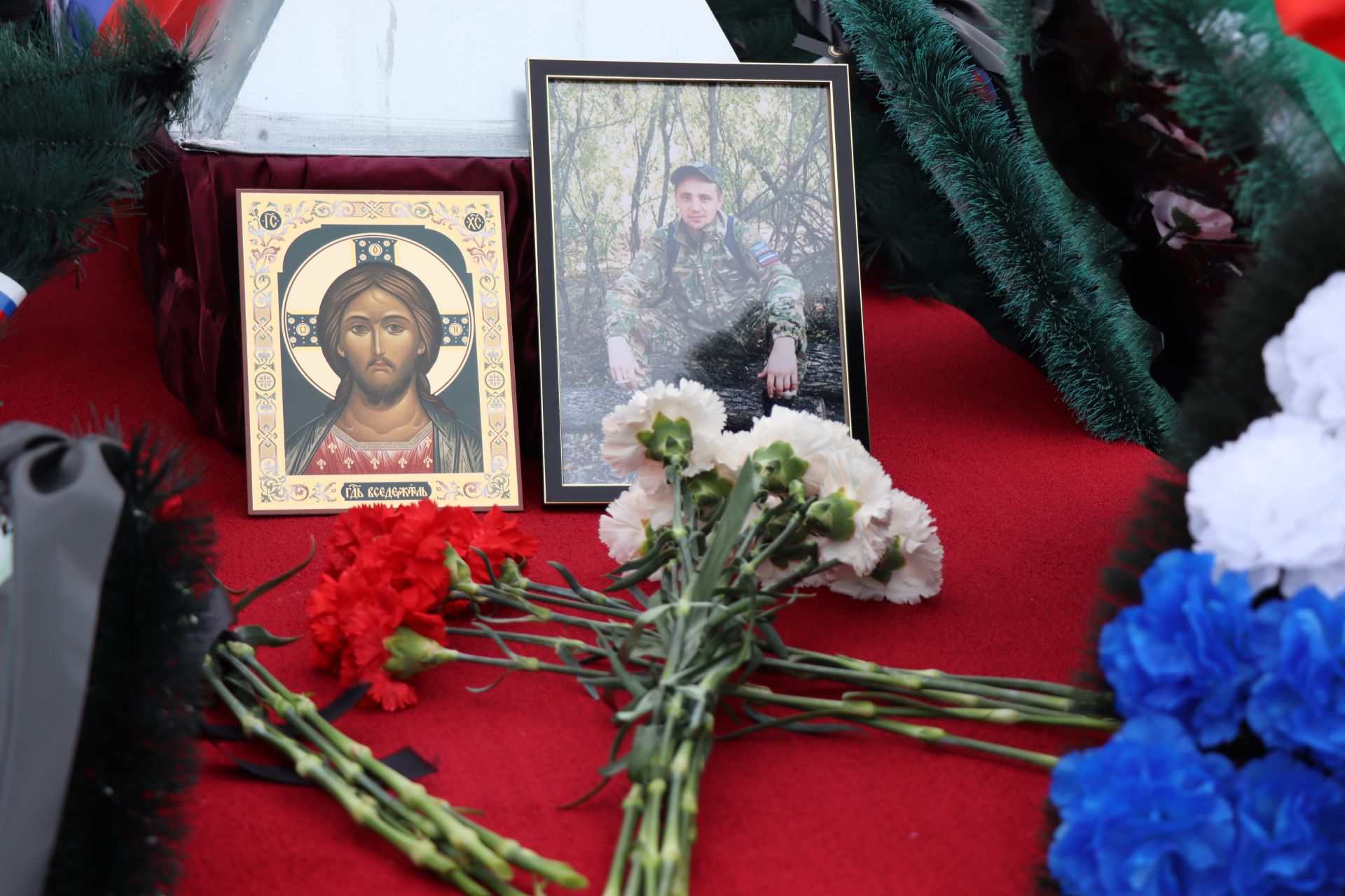 В селе Мамыково простились с героем специальной военной операции Морозовым Олегом Владимировичем