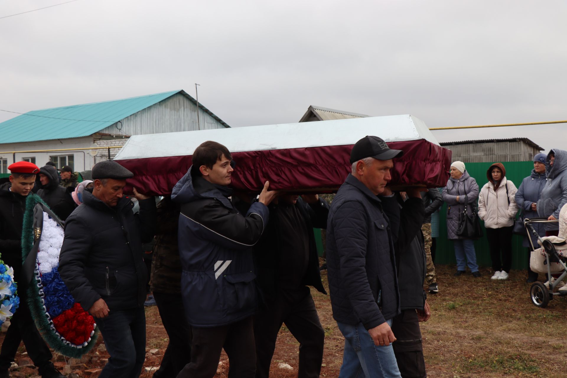 В селе Мамыково простились с героем специальной военной операции Морозовым Олегом Владимировичем