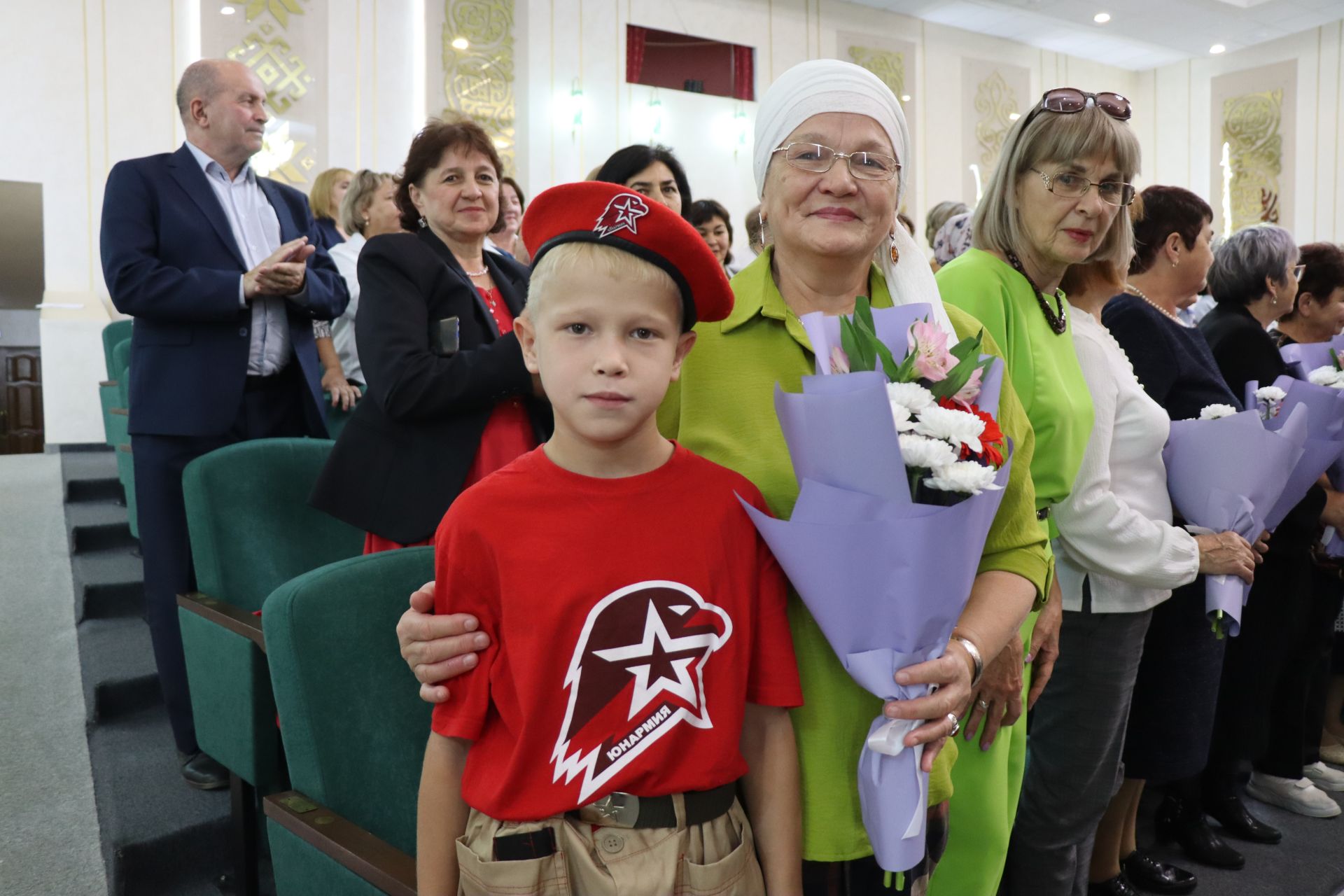 В Нурлате торжественно поздравили учителей с профессиональным праздником