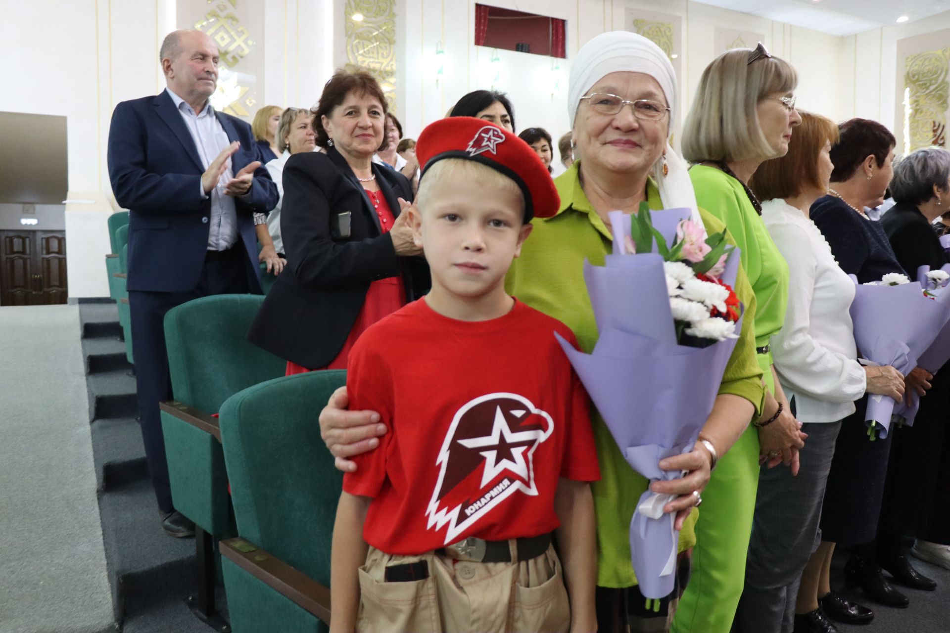 В Нурлате торжественно поздравили учителей с профессиональным праздником