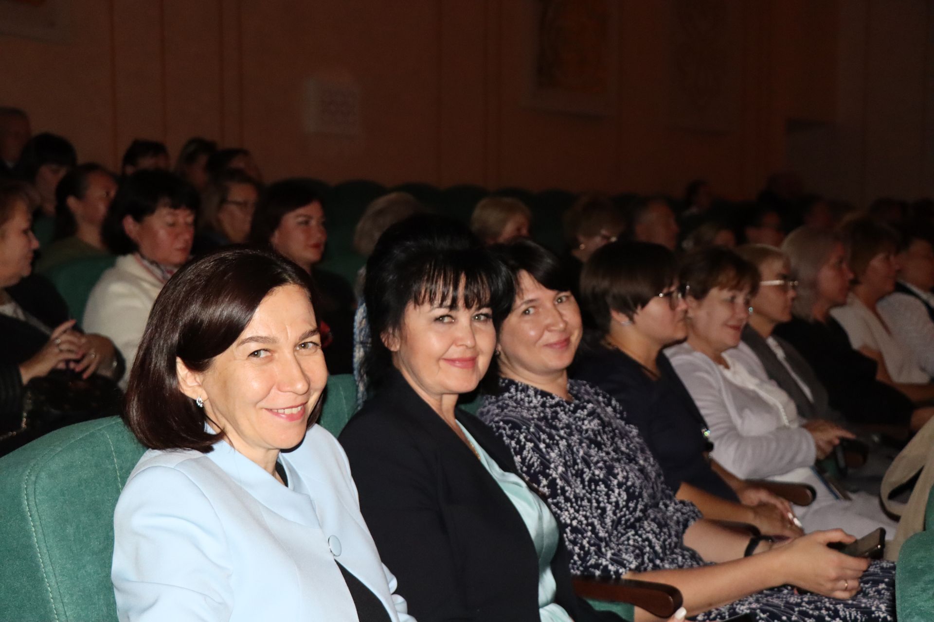 В Нурлате торжественно поздравили учителей с профессиональным праздником