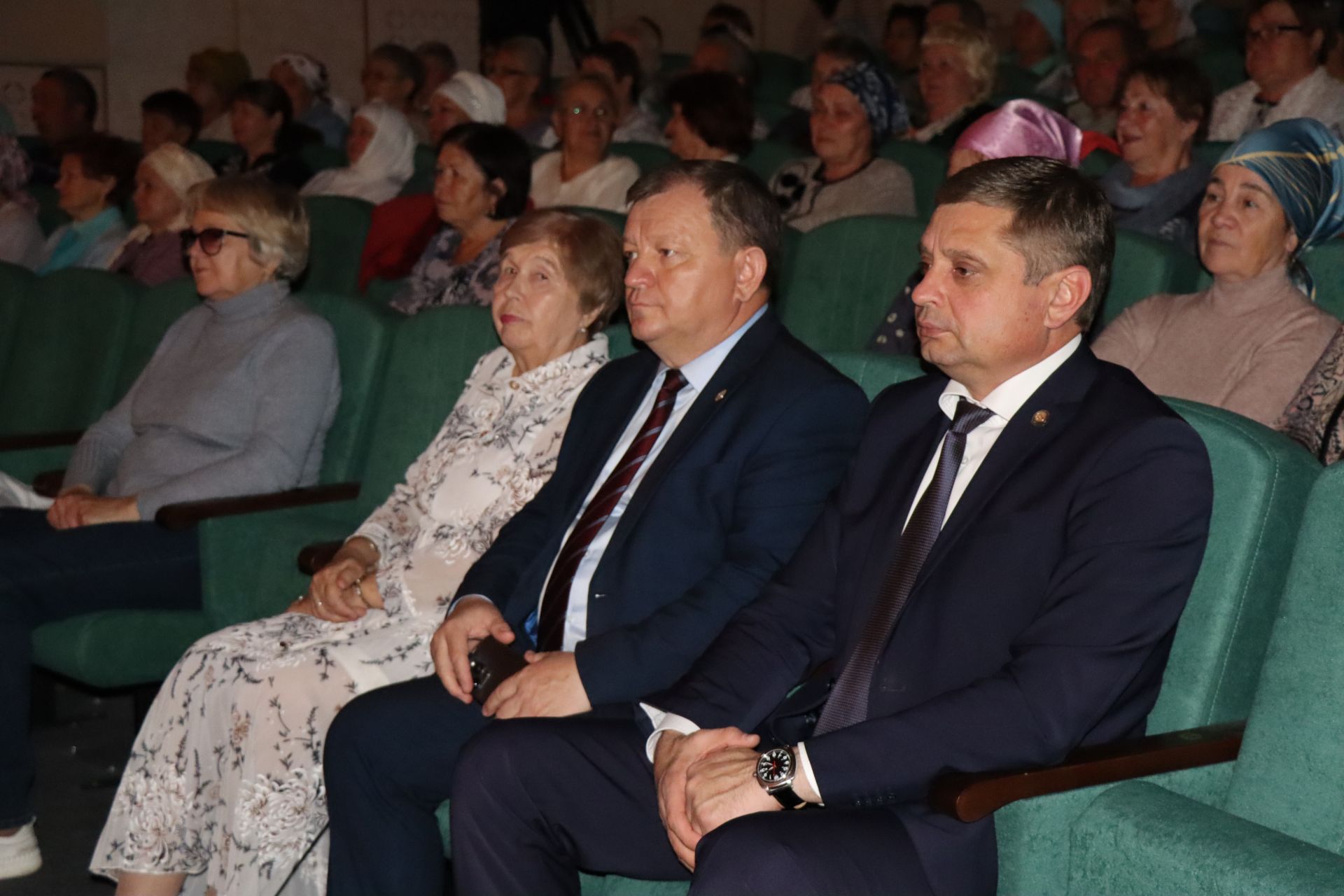 В Нурлате прошел праздничный концерт в честь Международного дня пожилых людей