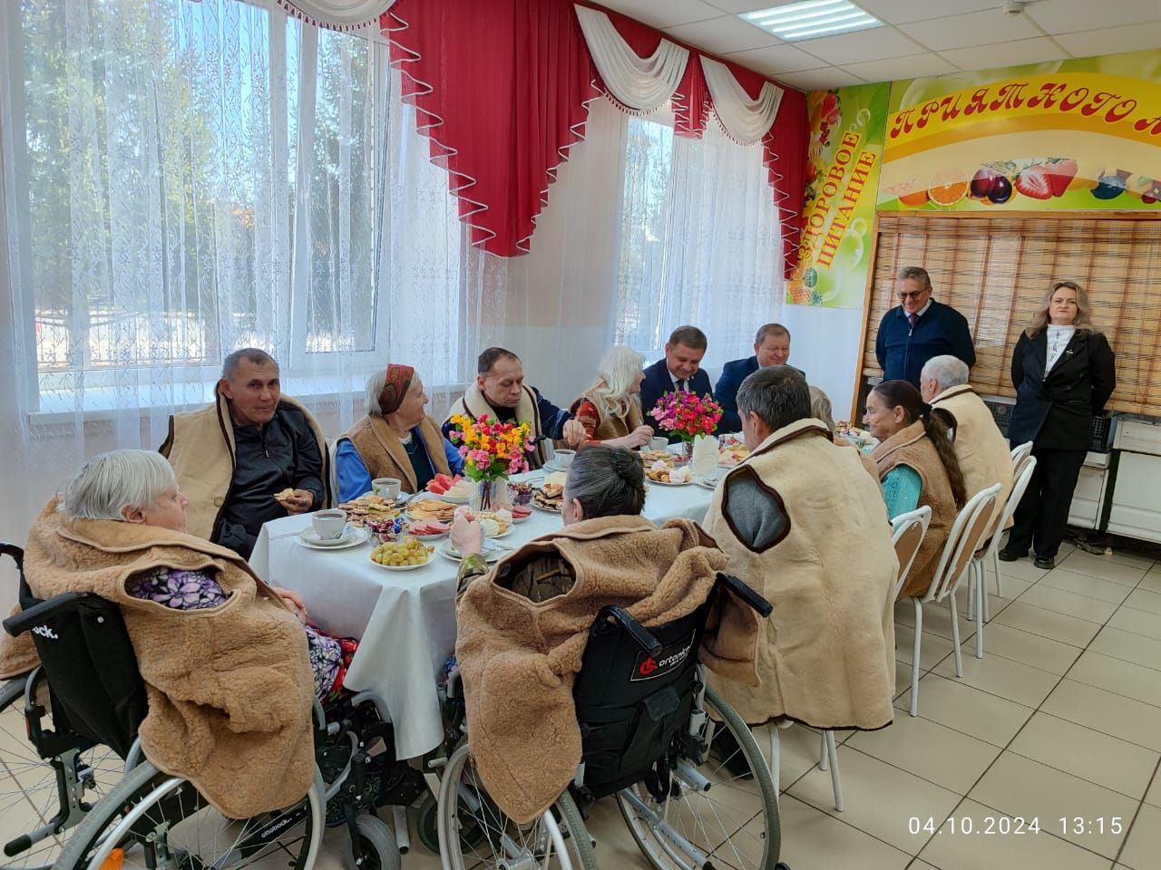 В Нурлате прошел праздничный концерт в честь Международного дня пожилых людей