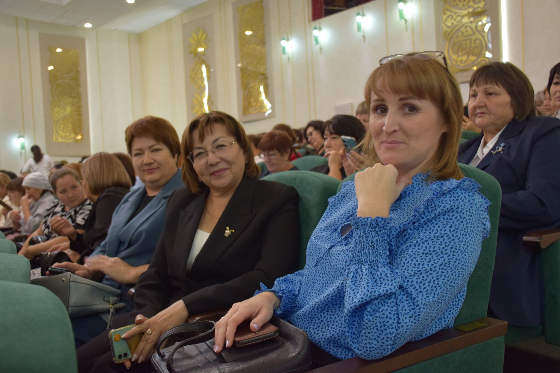 В Нурлате торжественно поздравили учителей с профессиональным праздником