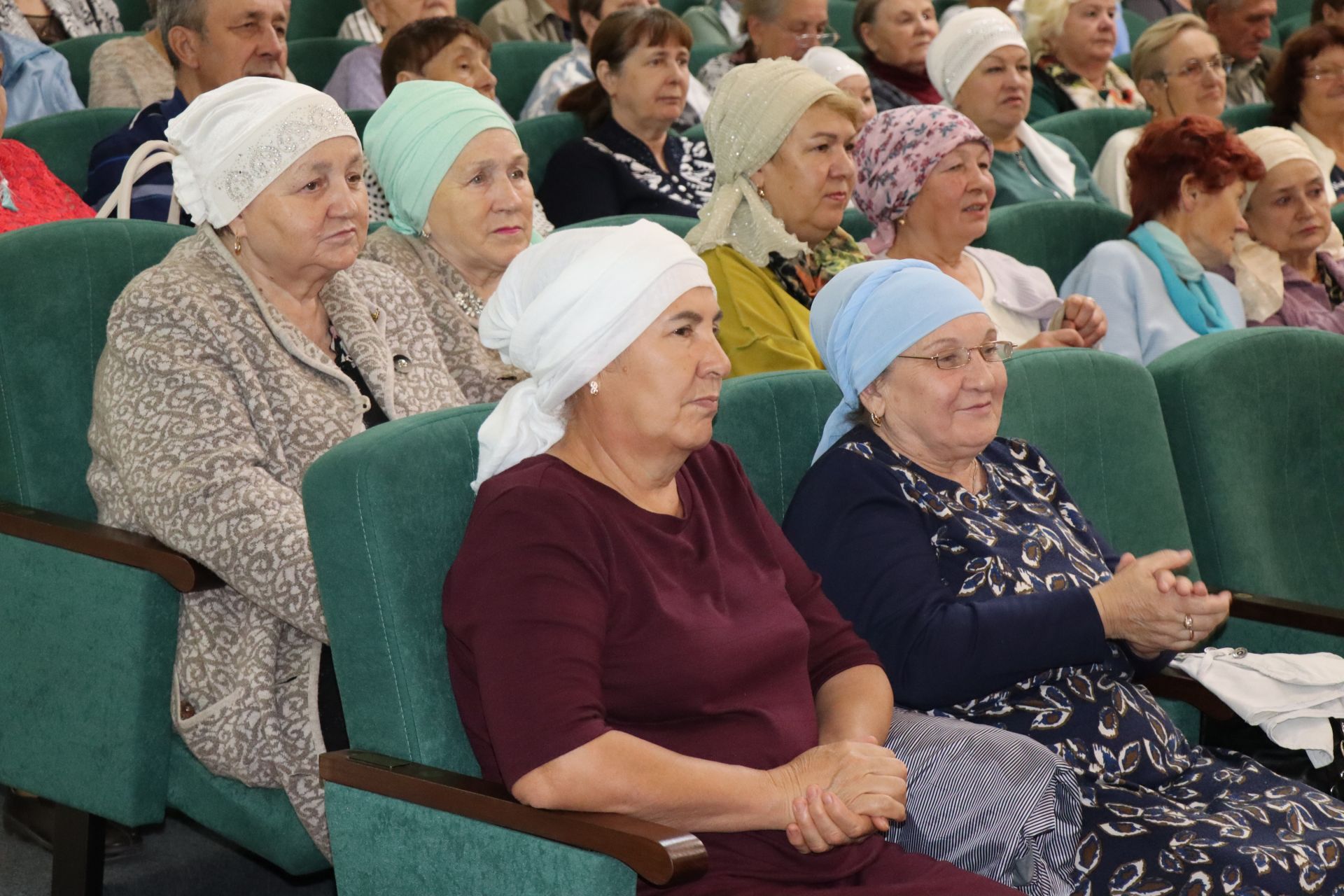 В Нурлате прошел праздничный концерт в честь Международного дня пожилых людей