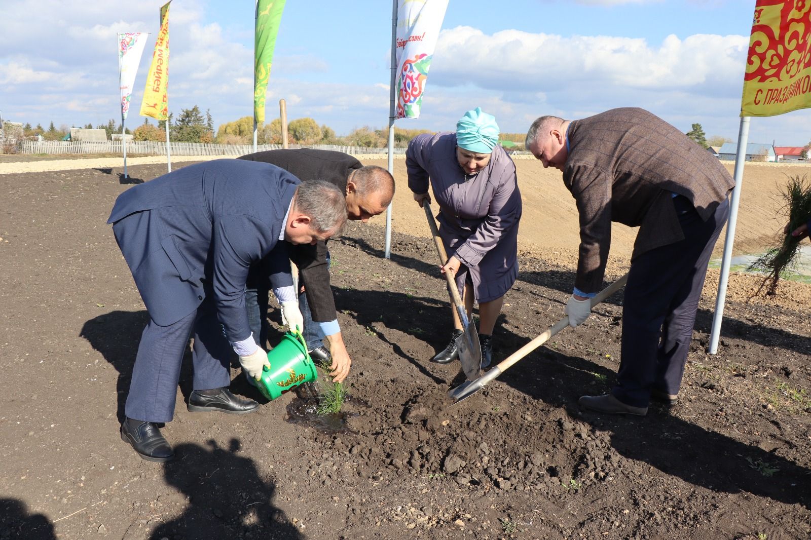 В деревне Бикулово после капитального ремонта торжественно открыли гидротехническое сооружение