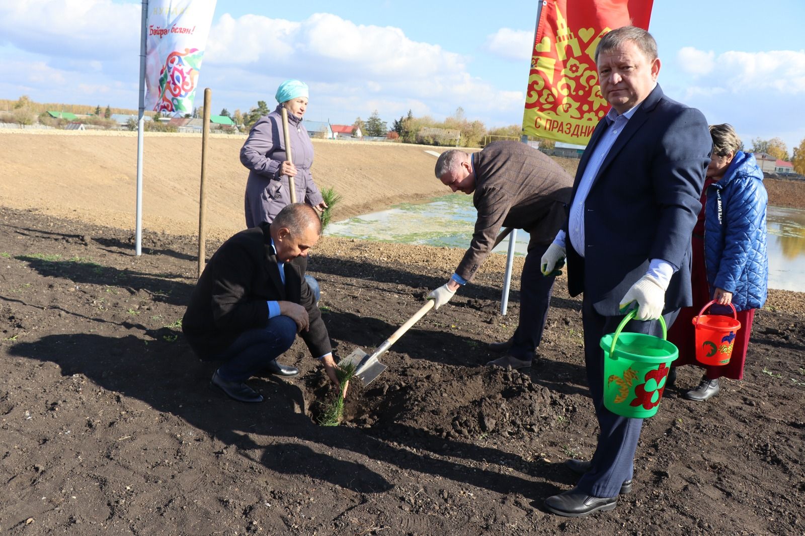 В деревне Бикулово после капитального ремонта торжественно открыли гидротехническое сооружение