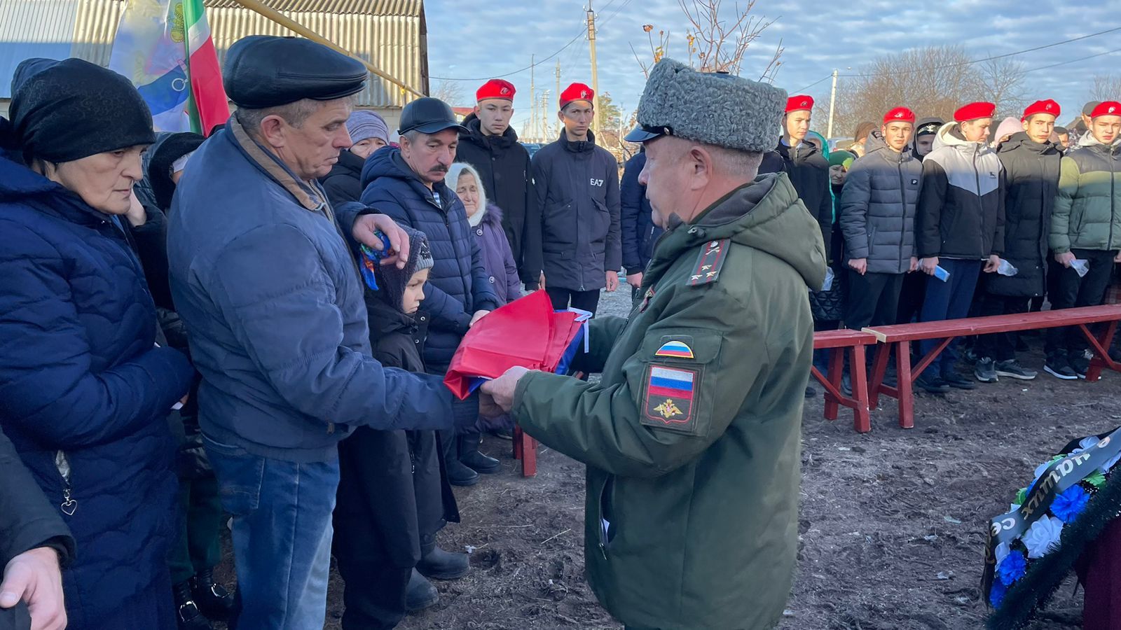 В селе Салдакаево простились с бойцом СВО