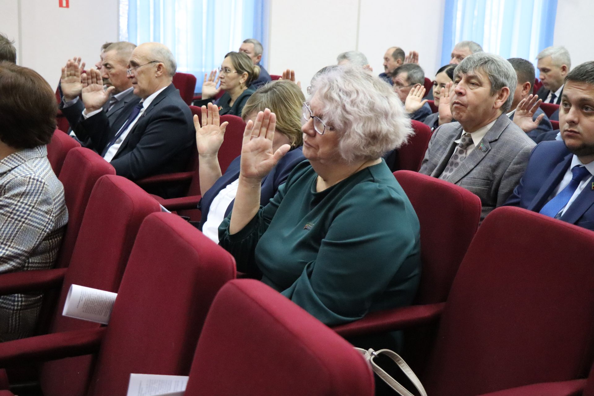 В Нурлате прошла очередная сессия Советов района и города Нурлат