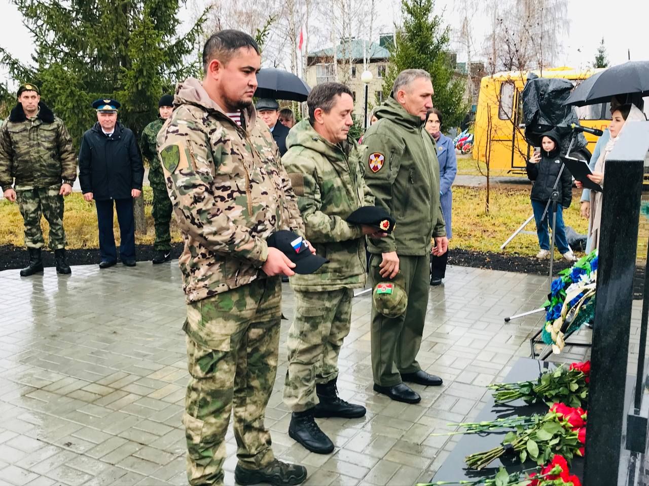 В Нурлате торжественно открыли памятник воинам внутренних войск