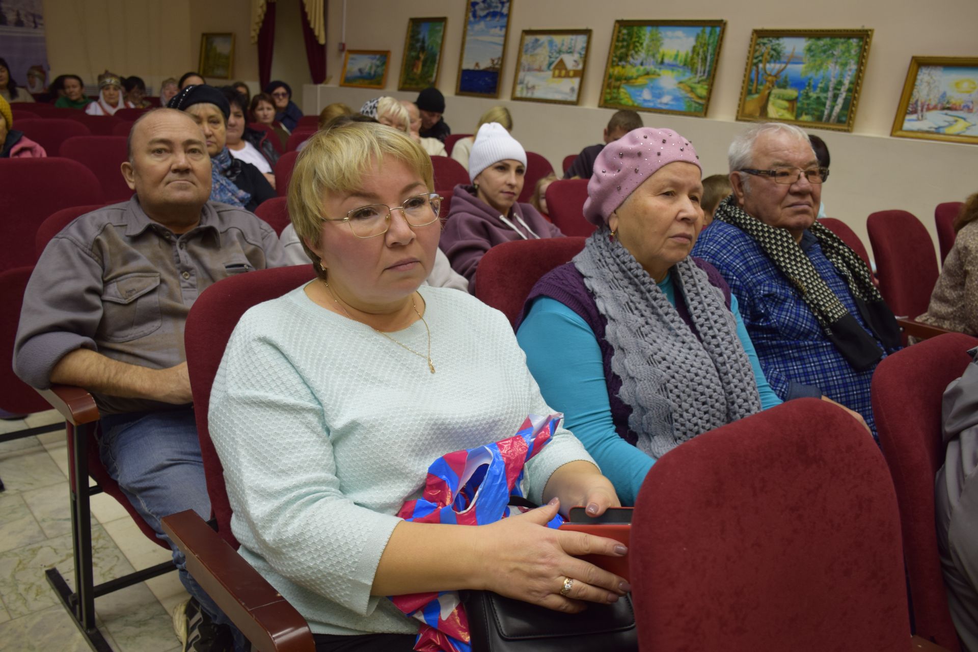 В Доме дружбы народов города Нурлат прошел праздничный концерт ко Дню народного единства