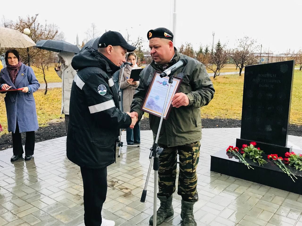 В Нурлате торжественно открыли памятник воинам внутренних войск