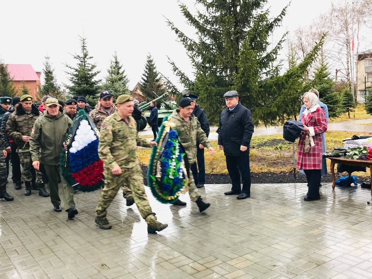 В Нурлате торжественно открыли памятник воинам внутренних войск