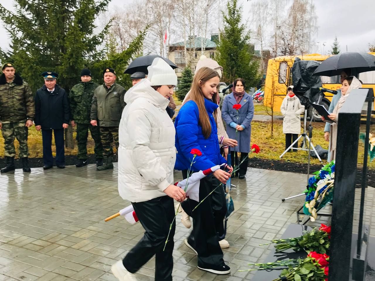 В Нурлате торжественно открыли памятник воинам внутренних войск