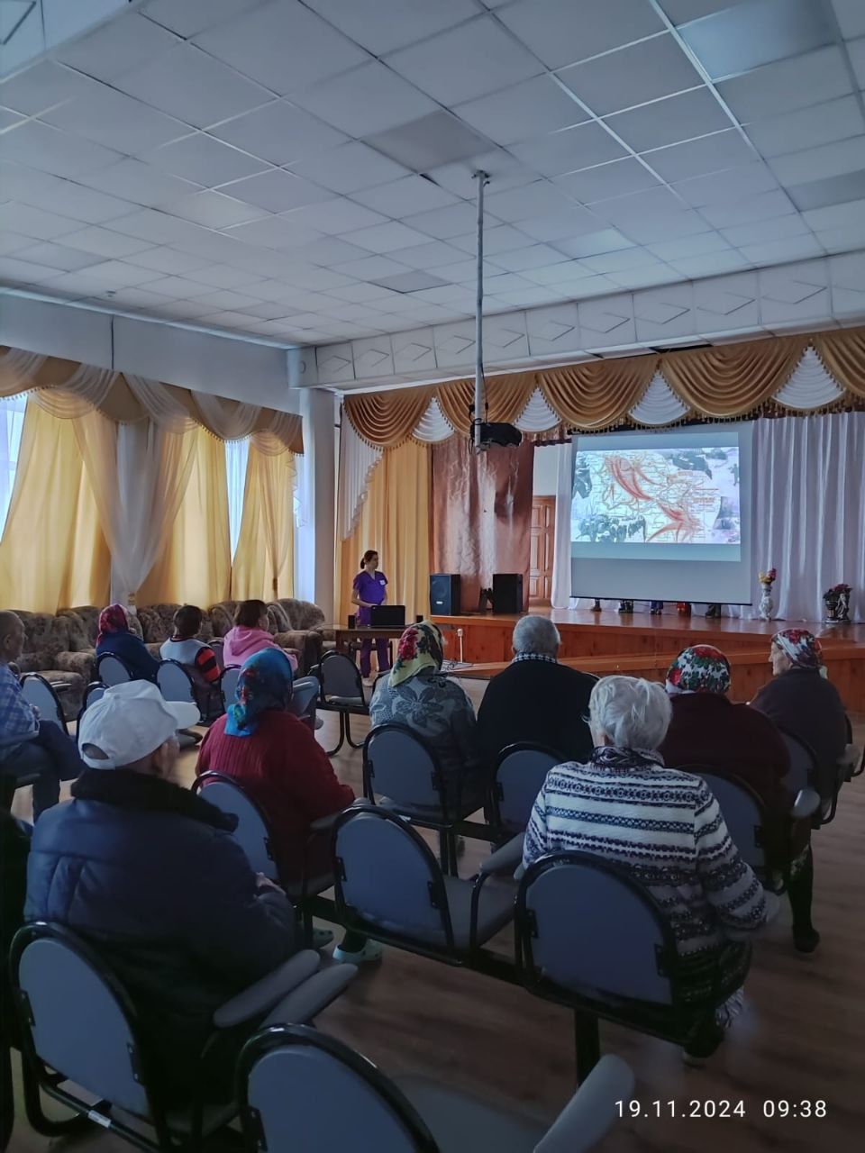 Жителям Нурлатского дома-интерната рассказали о знаменательной дате Великой Отечественной войны