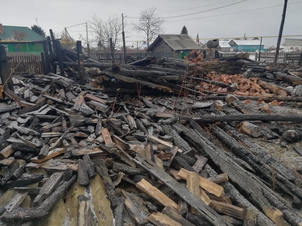 В Нурлатском районе человек сгорел вместе с домом