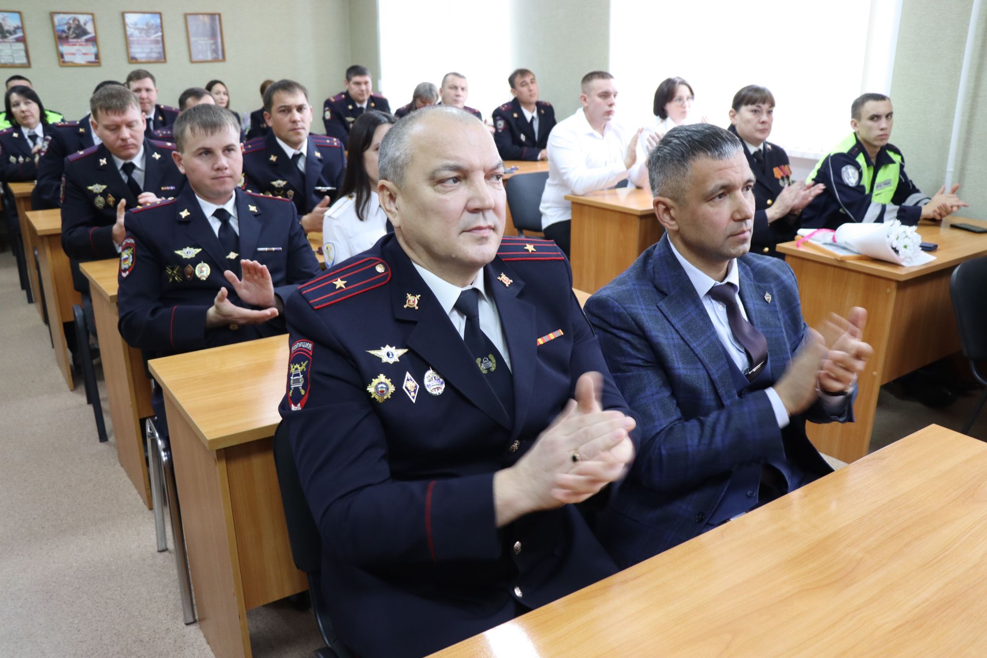 В Нурлате поздравили сотрудников органов внутренних дел с профессиональным праздником