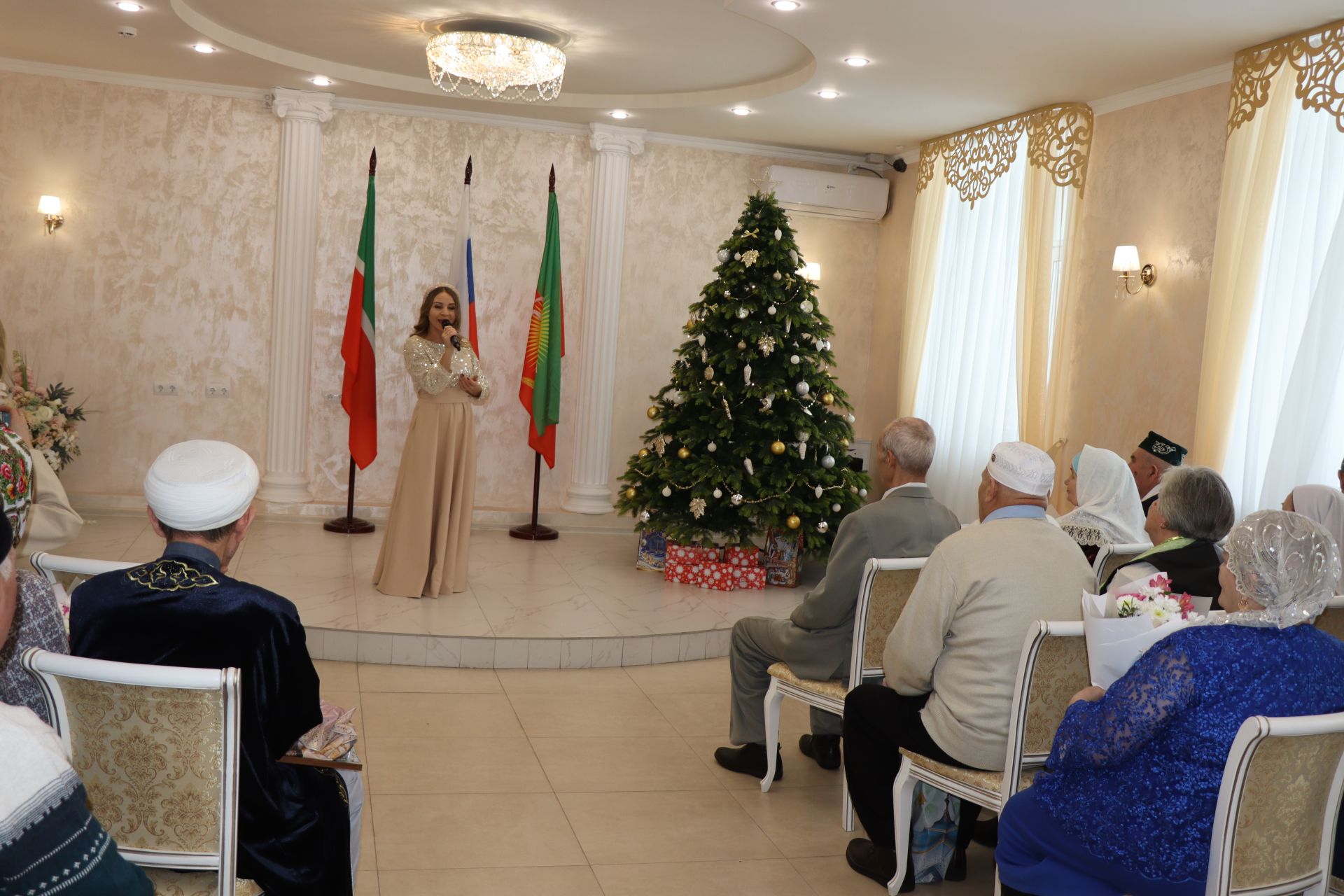 В Нурлате чествовали юбиляров семейной жизни (фоторепортаж)