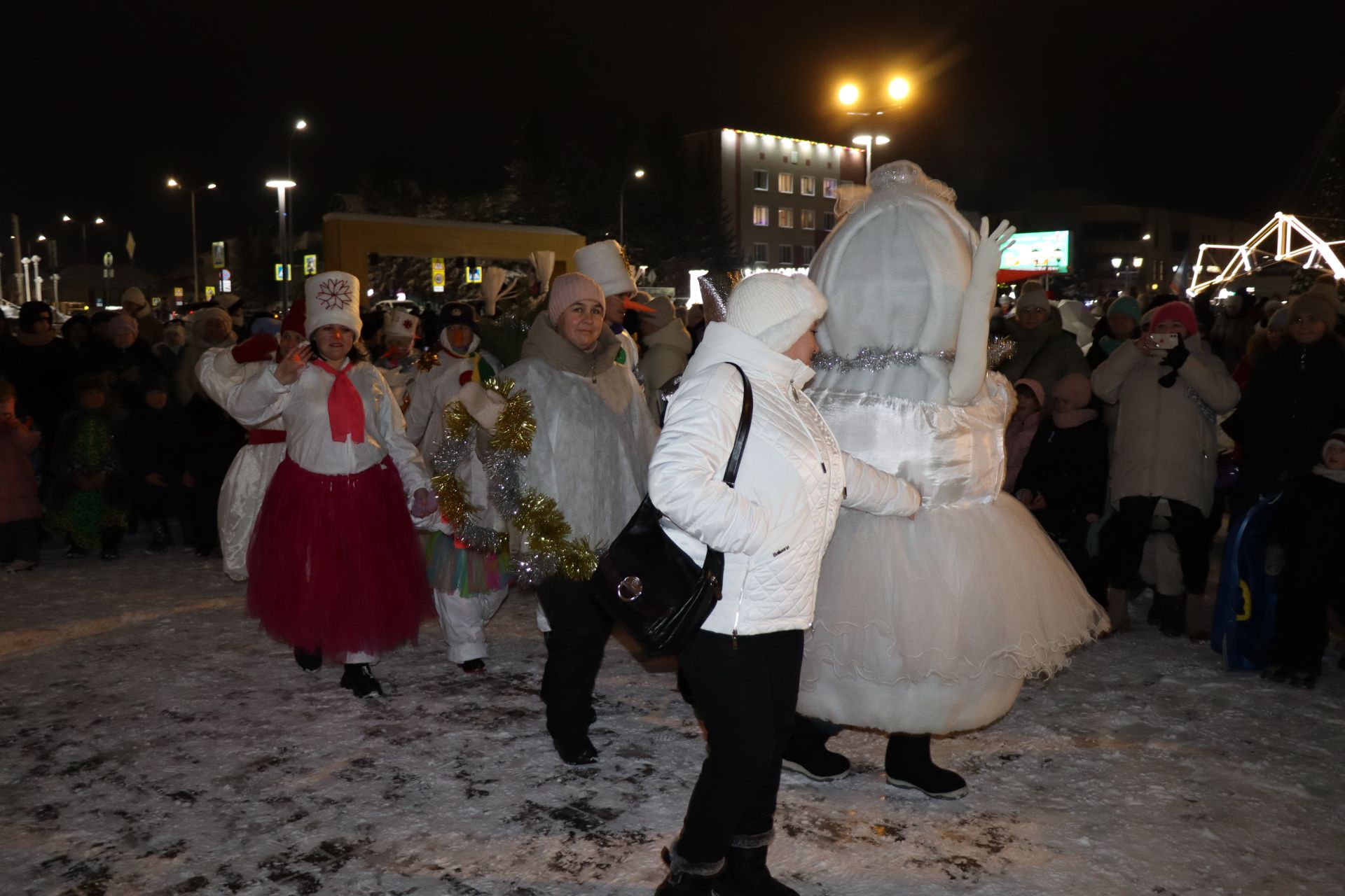 В Нурлате состоялось торжественное открытие главной городской Елки