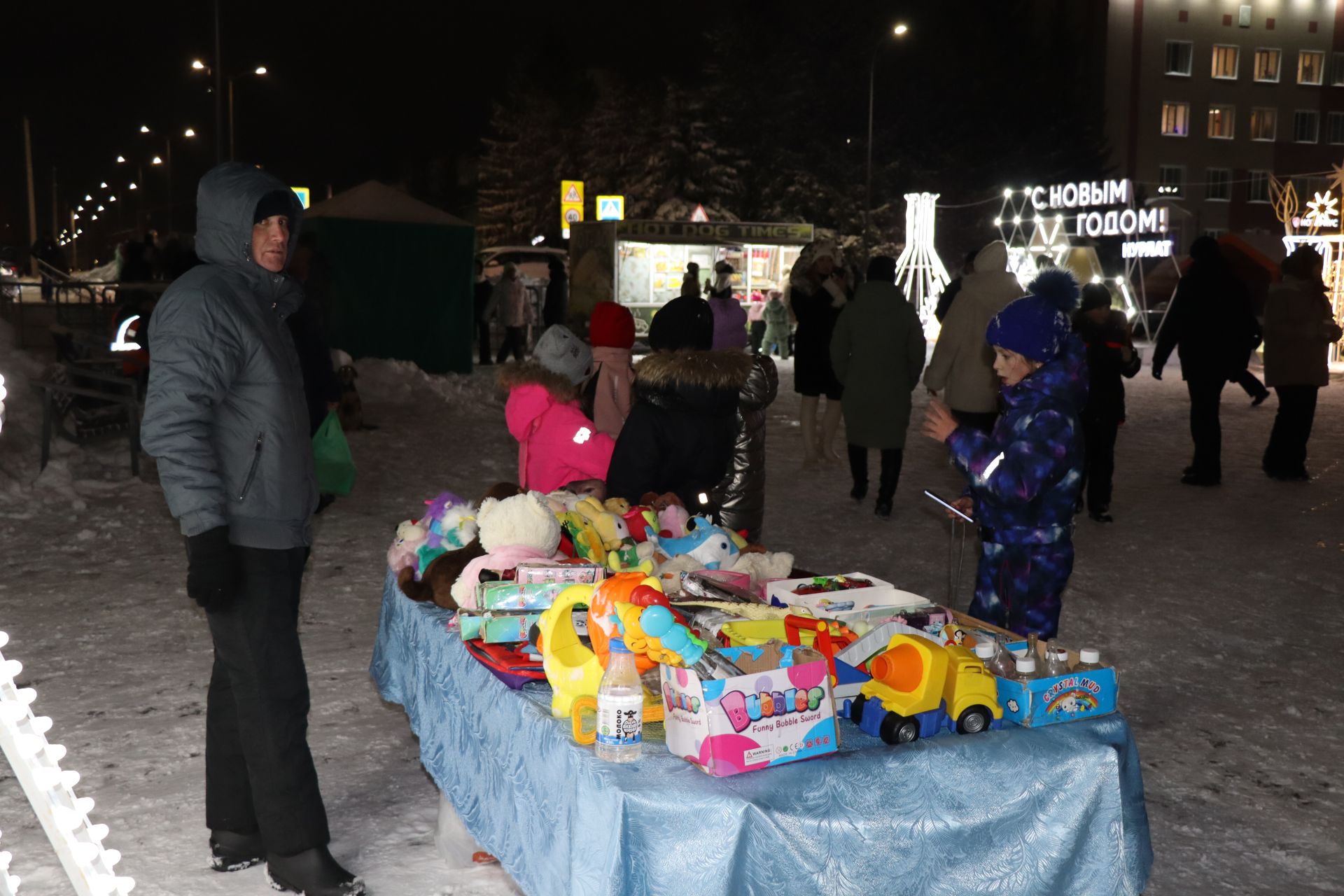 В Нурлате состоялось торжественное открытие главной городской Елки