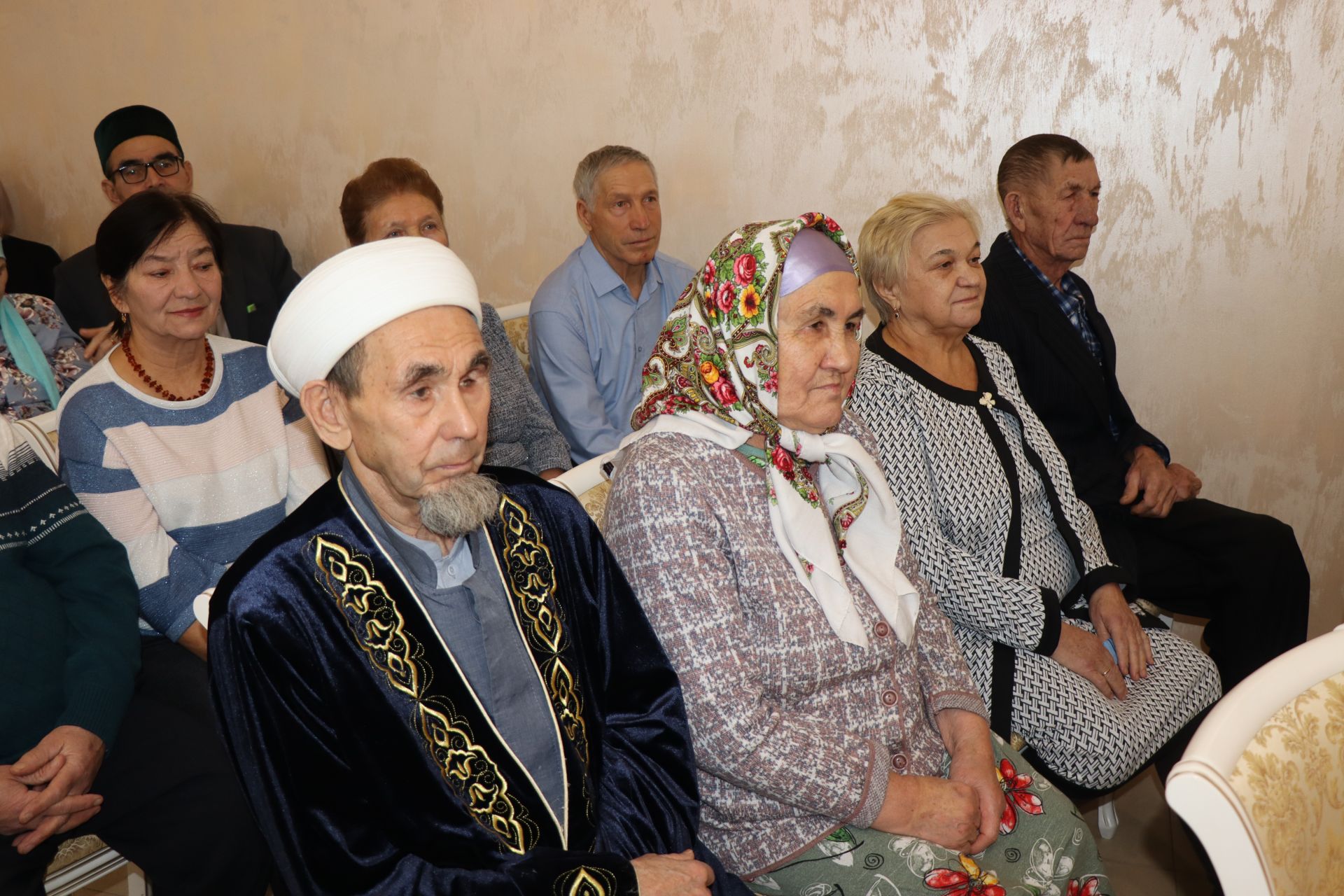 В Нурлате чествовали юбиляров семейной жизни (фоторепортаж)