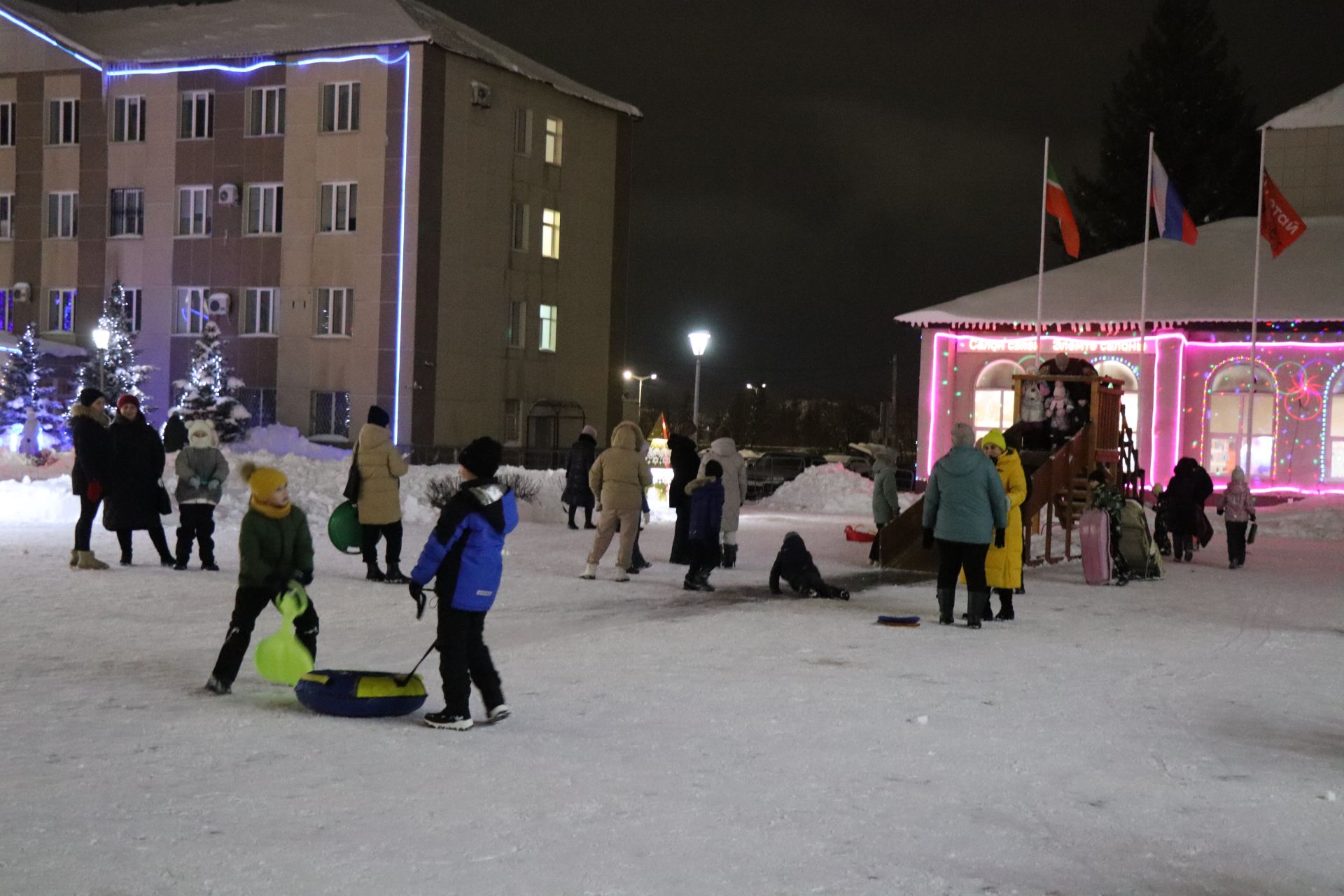 В Нурлате состоялось торжественное открытие главной городской Елки