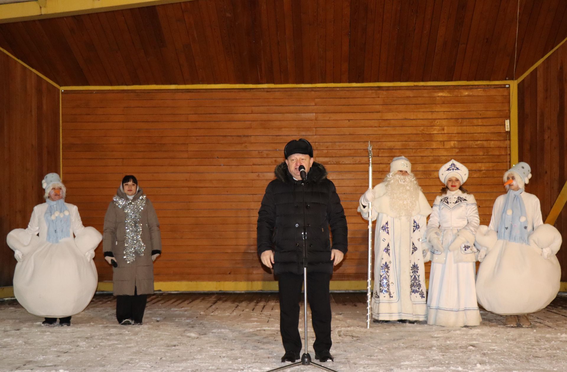 В Нурлате состоялось торжественное открытие главной городской Елки