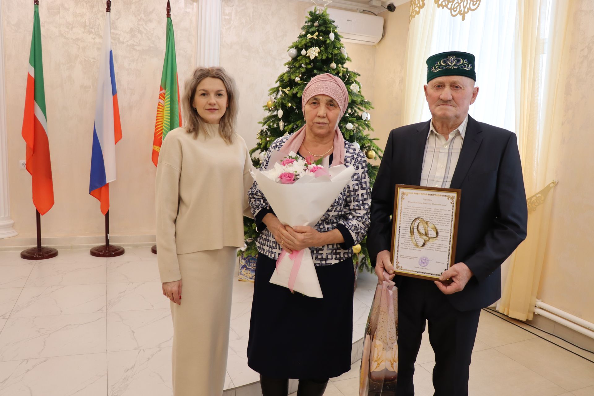 В Нурлате чествовали юбиляров семейной жизни (фоторепортаж)