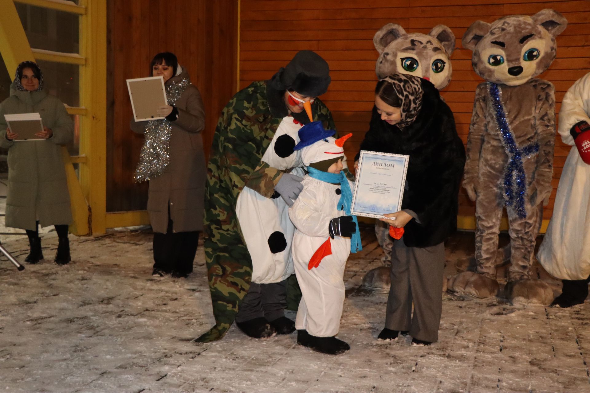 В Нурлате состоялось торжественное открытие главной городской Елки