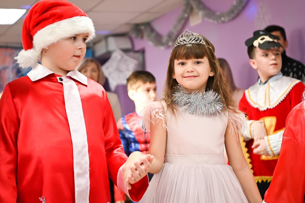 Нурлатские нефтяники пришли с подарками в городскую школу-интернат