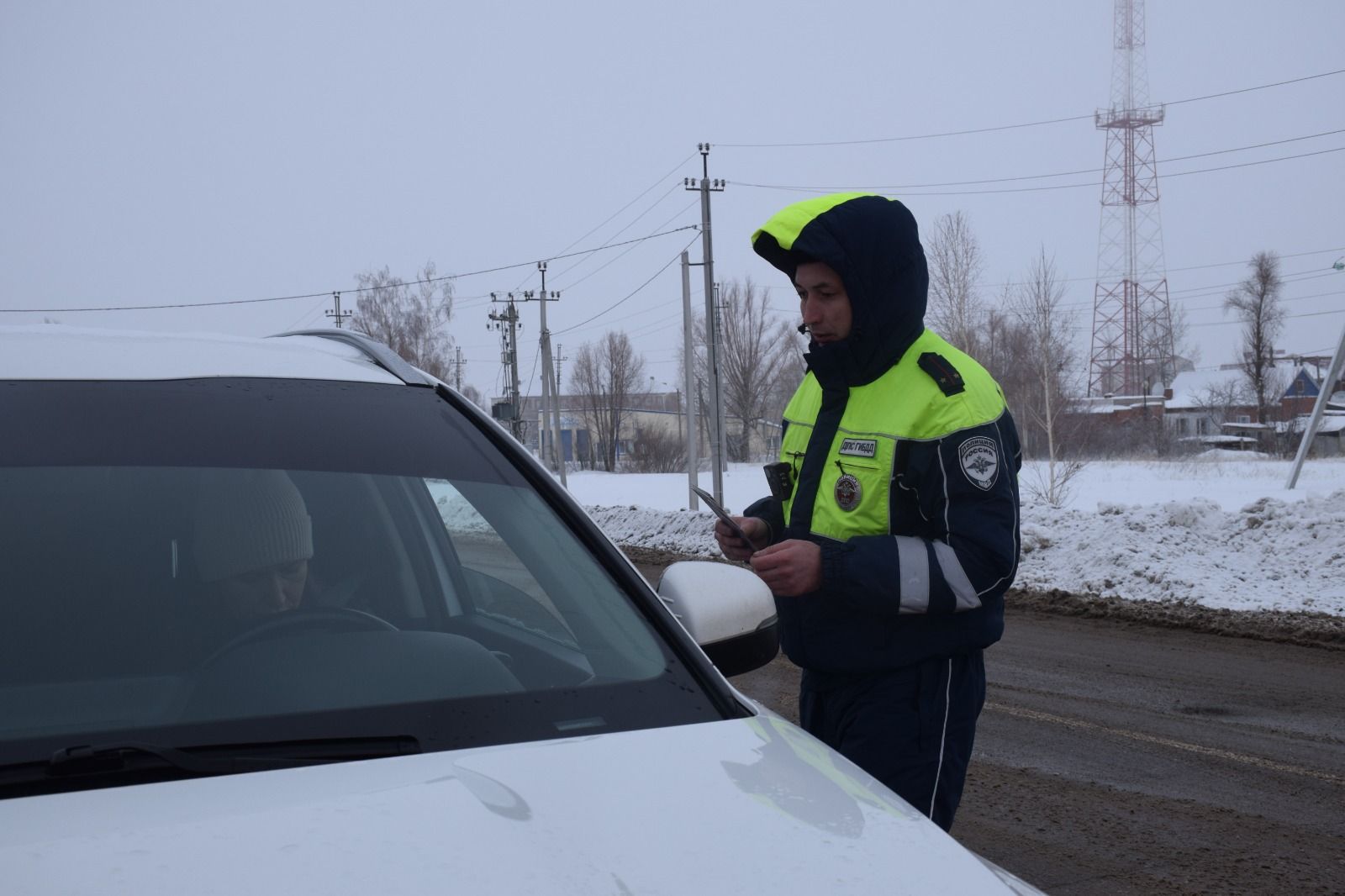 Нурлатские автоинспекторы призывают водителей к бдительности