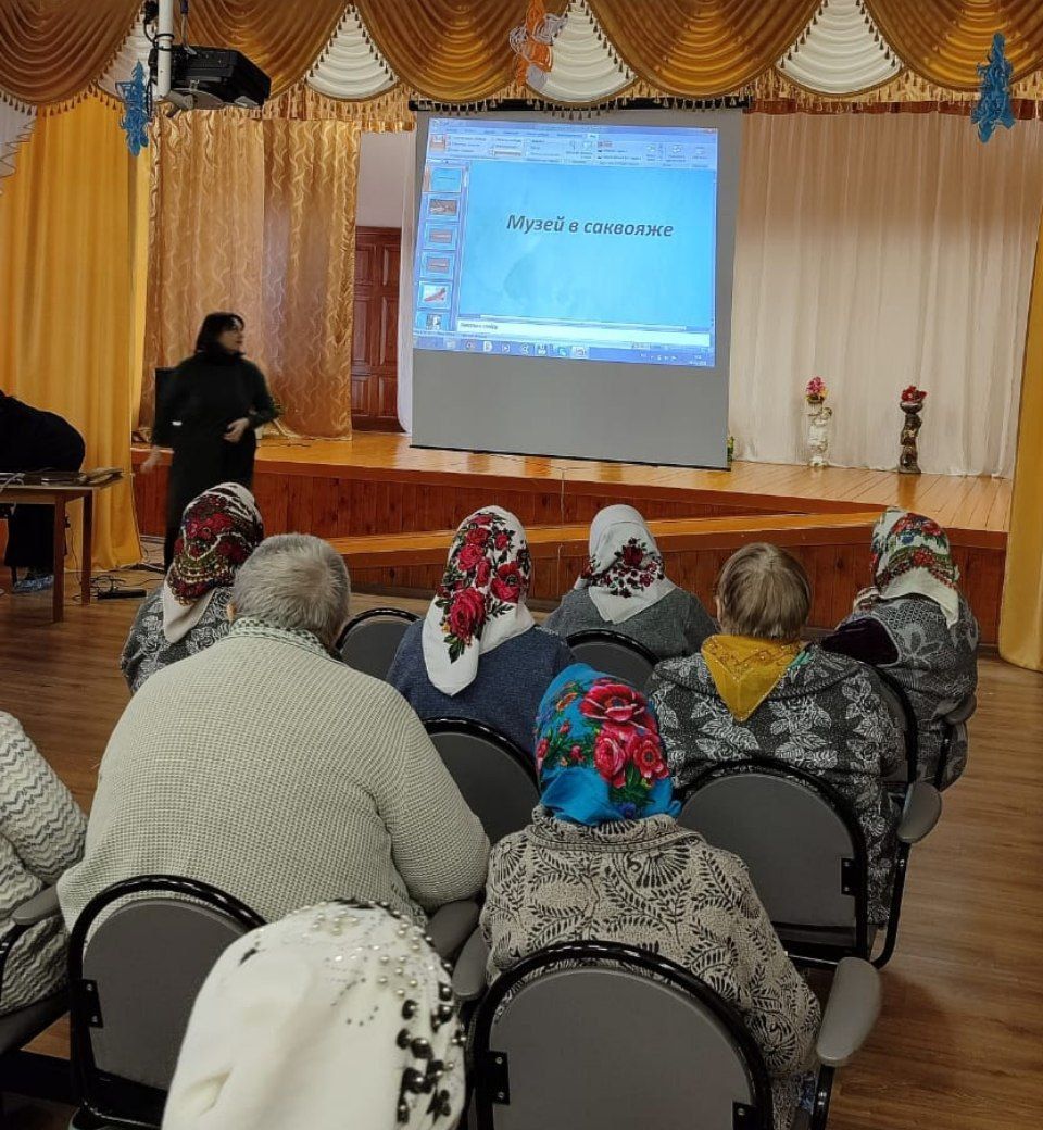 В гости к жителям Нурлатского дома-интерната пришли сотрудники музея