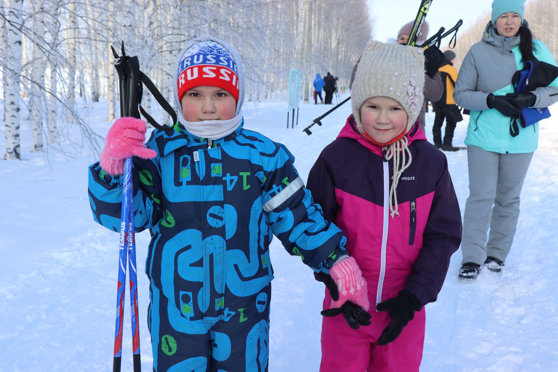 Нурлатцы приняли участие во Всероссийской массовой гонке «Лыжня России-2024» семьями